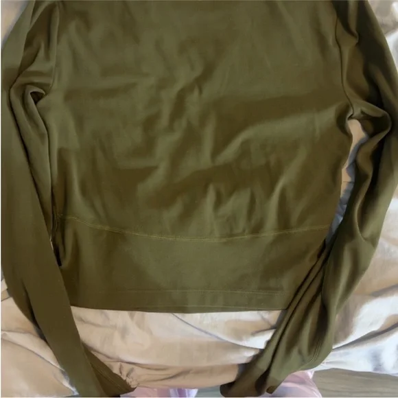 Aritzia green Activewear Set - Picture 4 of 8